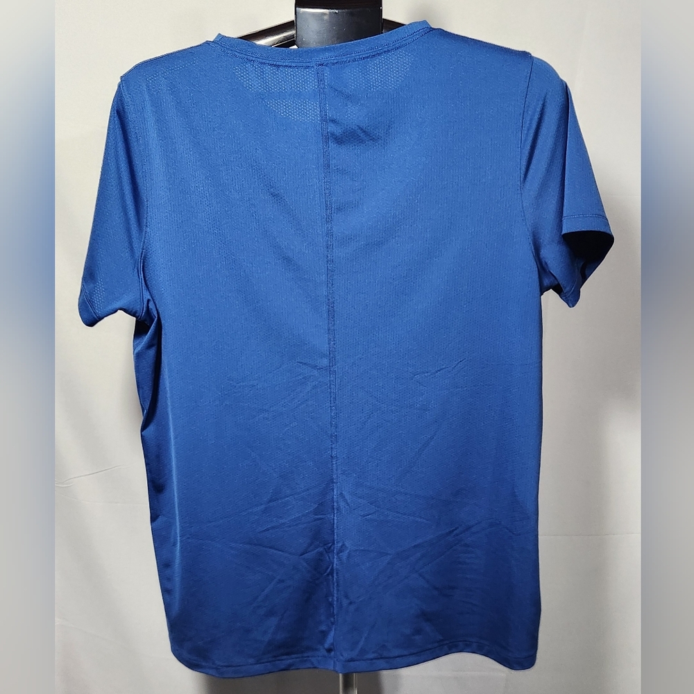 🌸 3/$25 🌸 Under Armour Blue Short Sleeve Athletic Tee-Size XL - Picture 2 of 10